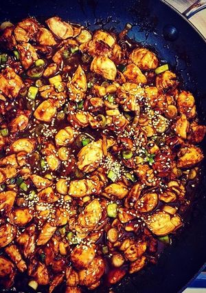 A picture of Spring onion and ginger chicken.