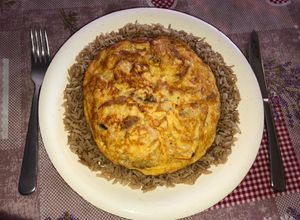 Una foto de Tortilla de restos de pollo asado
