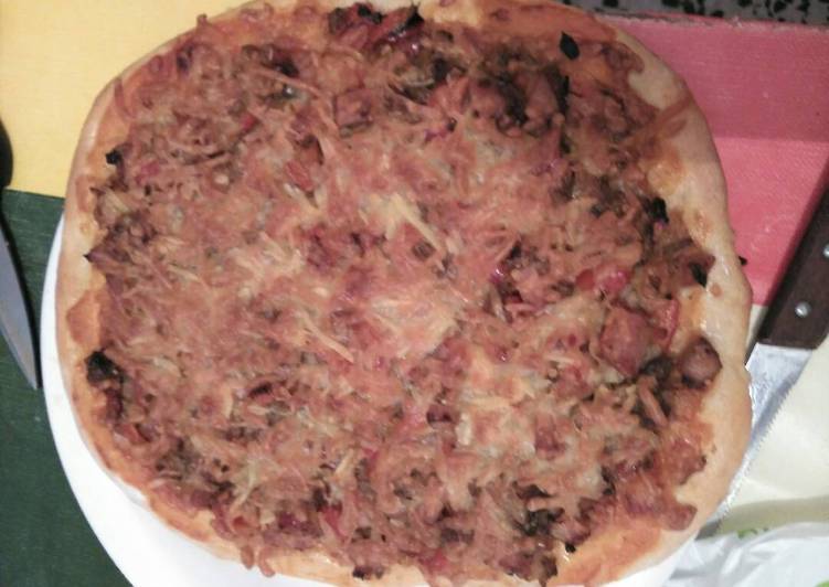 Pizza de atún y mortadela