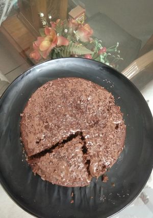 A picture of Bourbon biscuit cake.