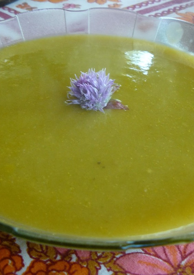 Una foto de Sopa crema de puerro y calabaza