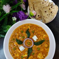 A picture of Paneer matar.