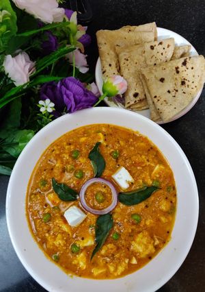 A picture of Paneer matar.