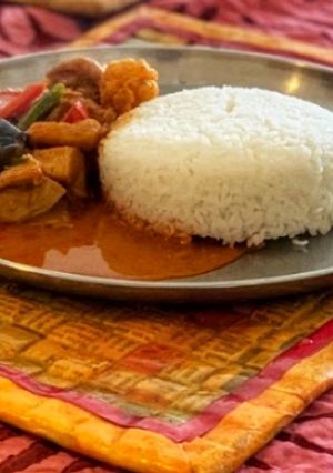 রেড থাই চিকেন কারি (red thai chicken curry recipe in Bengali) রেসিপির প্রধান ছবি