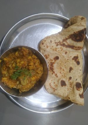 A picture of Moong dal and galka(sponge gourd) nu shaak.