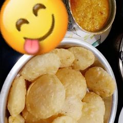 A picture of Kachori.