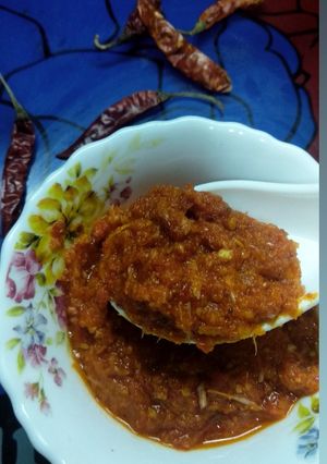 A picture of Garlic red chilli chutney.