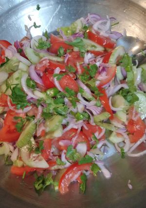 A picture of Pakistani desi salad.
