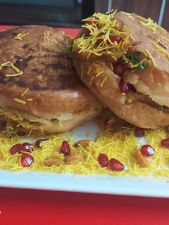 દાબેલી (Dabeli Recipe In Gujarati) રેસીપી મુખ્ય ફોટો
