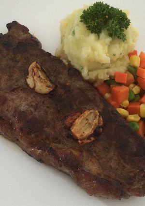 Foto resep Steak saus bawang putih #minggumasak