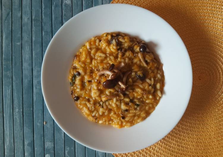 Recipe of Award-winning Risotto alla zucca e funghi pioppini