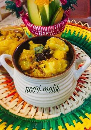 A picture of Instant_Raw_Mango_Pickle.   A traditional Achar recipe.