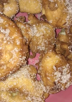 Una foto de Buñuelos de 🍎 y 🍯 (manzana y miel)