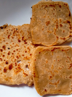 தேங்காய் ஸ்டஃப்டு சப்பாத்தி செய்முறை முக்கிய புகைப்படம்