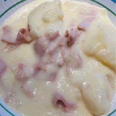 A picture of Crockpot Potato 🥔 Soup with Ham 🥣.