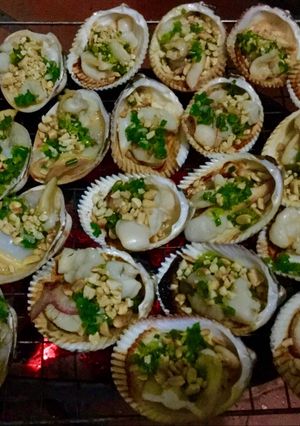 Hình của món Sò Dương nướng mỡ hành.