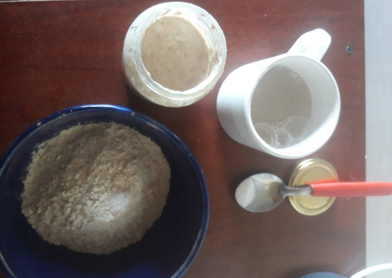 Masa madre de harina de trigo integral