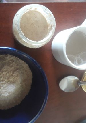 Una foto de Masa madre de harina de trigo integral