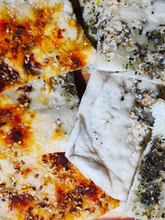 Una foto de Pan de pizza clásico y gourmet