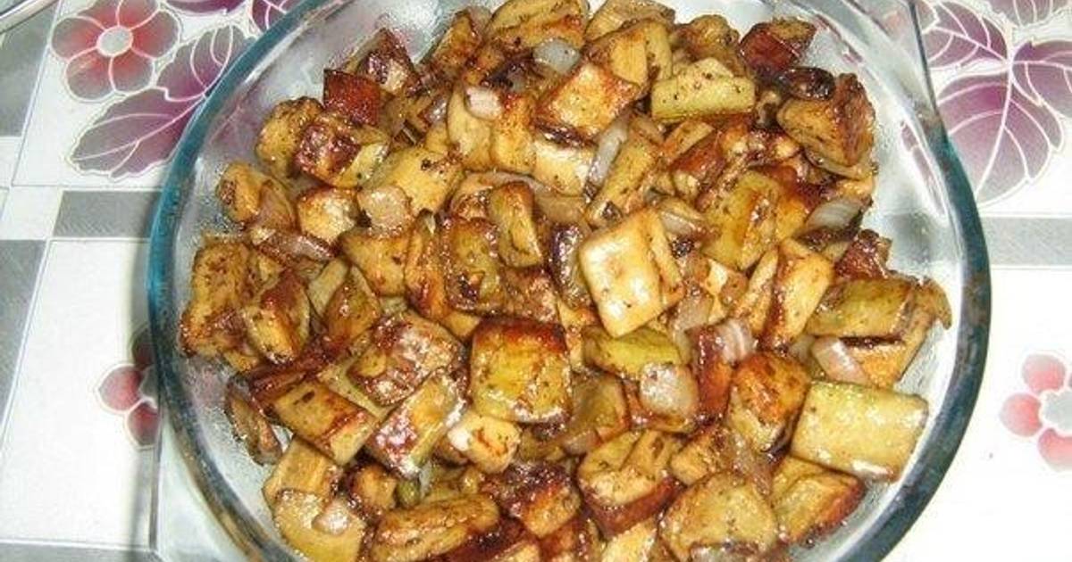Рецепт баклажан жареных как грибы. Жареные баклажаны кубиками. Баклажаны кубиками с чесноком. Баклажаны и кубик грибной. Баклажан жареный с яйцом.