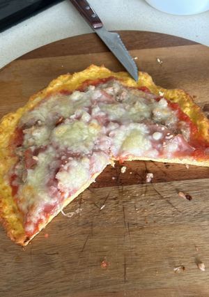 Una foto de Pizza keto base de pollo
