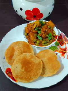 गोभी आलू की सब्जी (Gobhi aloo ki sabzi recipe in Hindi) रेसिपी मुख्य फोटो