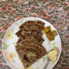 A picture of Stuffed boiled potato parathas.