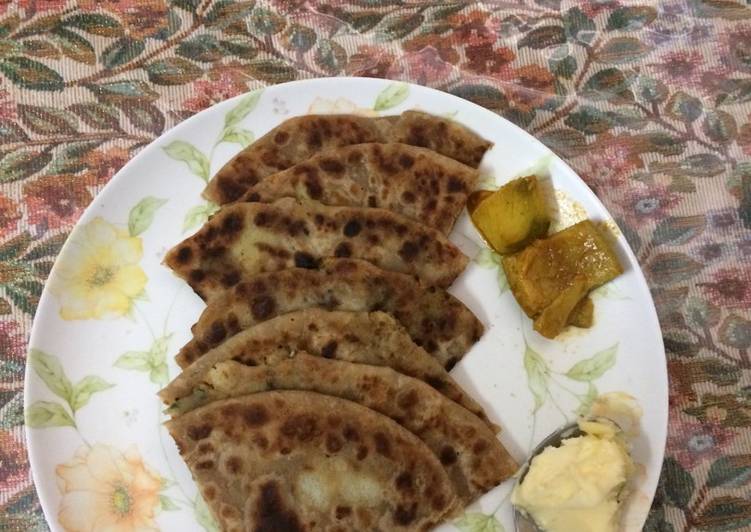 How to Make Appetizing Stuffed boiled potato parathas