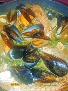 Una foto de Filetes de emperador en salsa