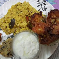 A picture of Khichdi platter.