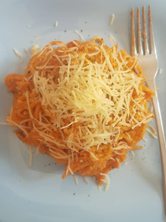 Una foto de Spaguettis con atún y huevo