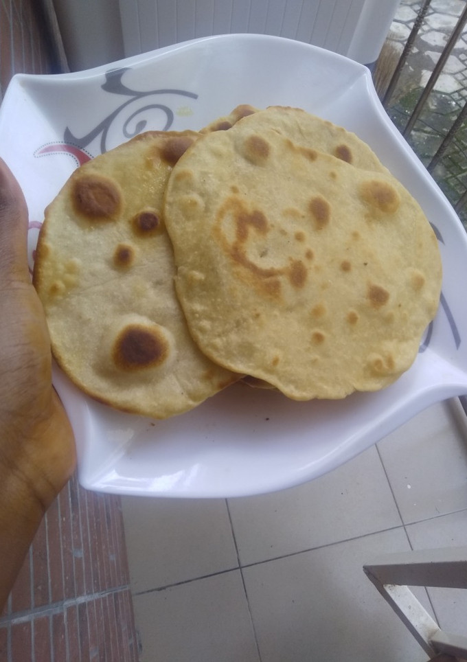 A picture of Naan bread.