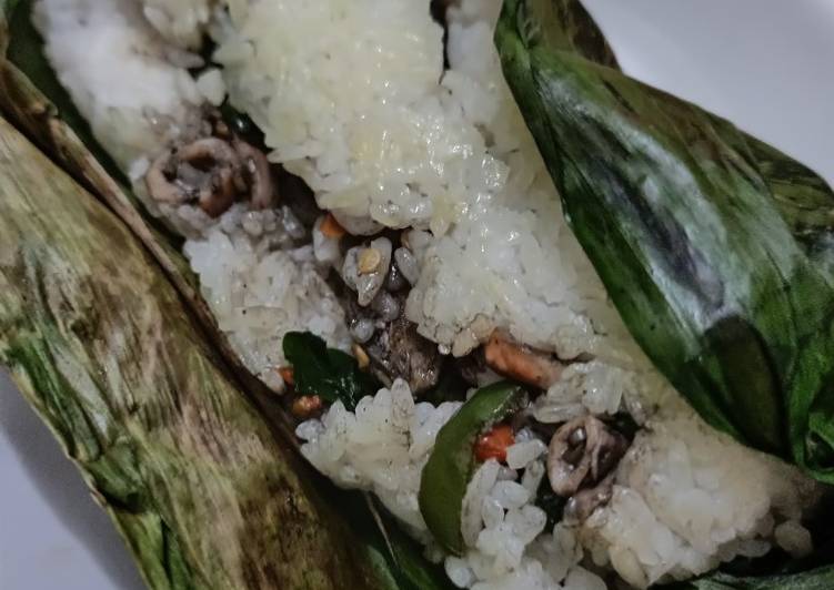 Nasi Bakar Cumi Dower