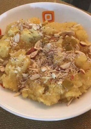 A picture of Sooji ka Halwa.
