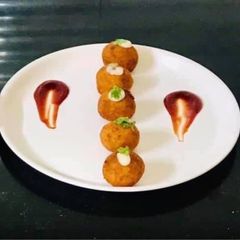 A picture of Cheese potato balls.
