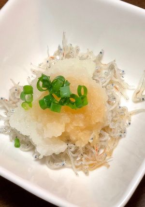 Hình của món Cá cơm củ cải ngon thần thánh của mẹ chồng.