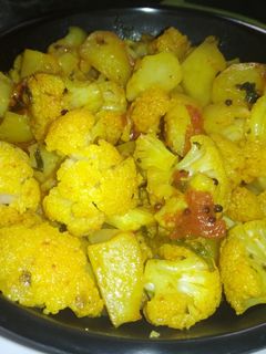 फ्लॉवर बटाटा भाजी रेसिपी चे मुख्य फोटो 