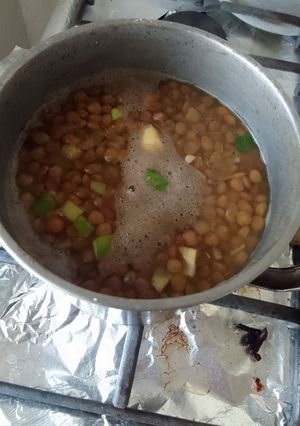 Una foto de Sopa de lentejas con tocino