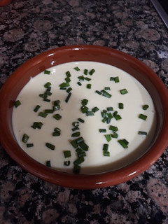 Una foto de Vichyssoise crema fría de puerros