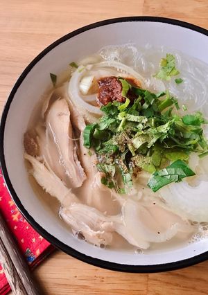Hình của món Miến Gà Xé.