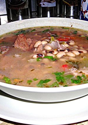 Una foto de Bors de alubias careta con costillas de cerdo