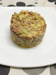 Una foto de Tartar de salchichón