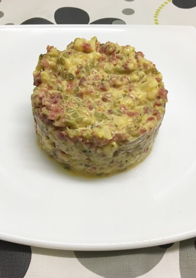 Una foto de Tartar de salchichón