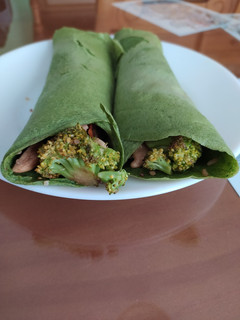 Una foto de Wraps de espinacas oriental