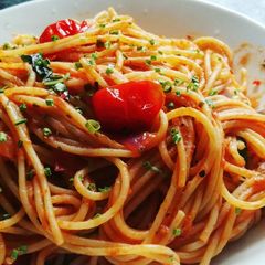 A picture of Delicious Spaghetti with Spicy Tomato Sauce (Vegan).