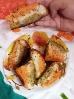 तिरंगा सूजी हांडवो (Tiranga Suji Hadvo recipe in hindi) रेसिपी मुख्य फोटो