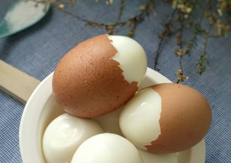 Resep Tips Mengupas Telur Agar Tidak Rusak, Menggugah Selera