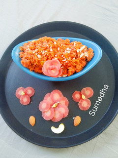 गाजराचा हलवा (gajaracha halwa recipe in marathi) रेसिपी चे मुख्य फोटो