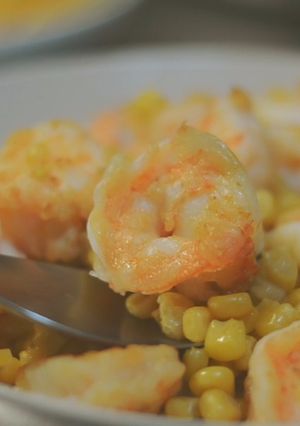 家常快炒∣鮮蝦炒玉米 的食譜成品照片