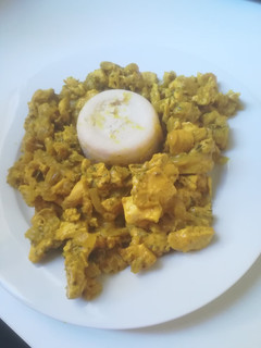 Una foto de Pechuga a la mostaza con arroz